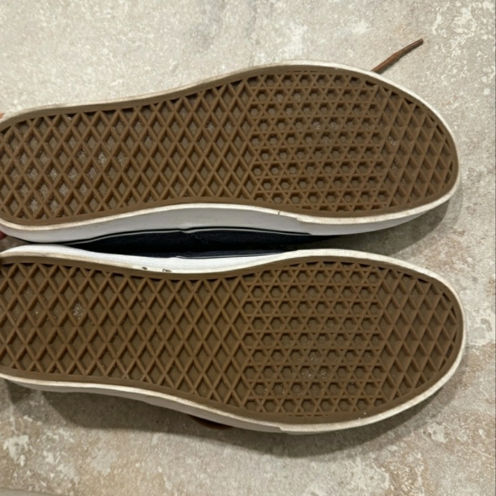 Vans - Picture 6 of 6